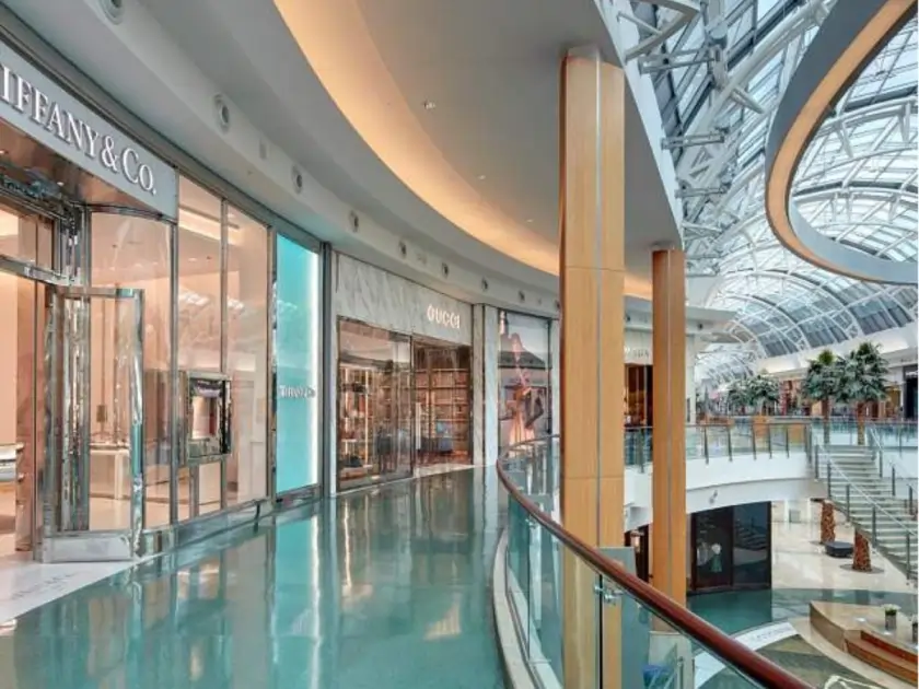 Boutique shops and local dining near Citrus Hills 55 plus community